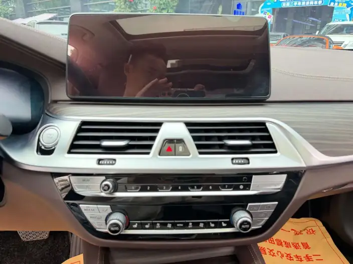BMW 5 Series PHEV 2021 Model Facelift 535Le Luxury Set – фото 8