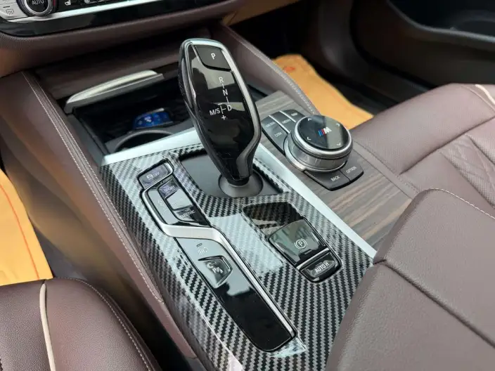 BMW 5 Series PHEV 2021 Model Facelift 535Le Luxury Set – фото 10