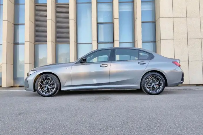 BMW 3 Series 2025 Model 330Li Exclusive Model M Sports Night Set – фото 3