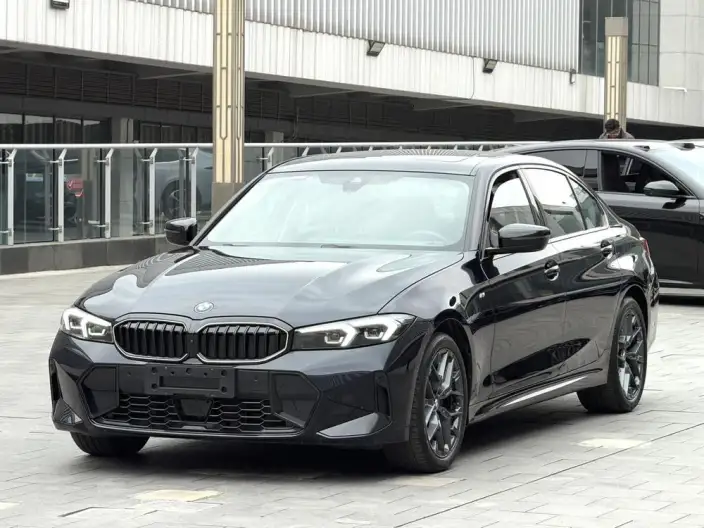 BMW 3 Series 2025 Model 330Li M Sports Night Set – фото 1