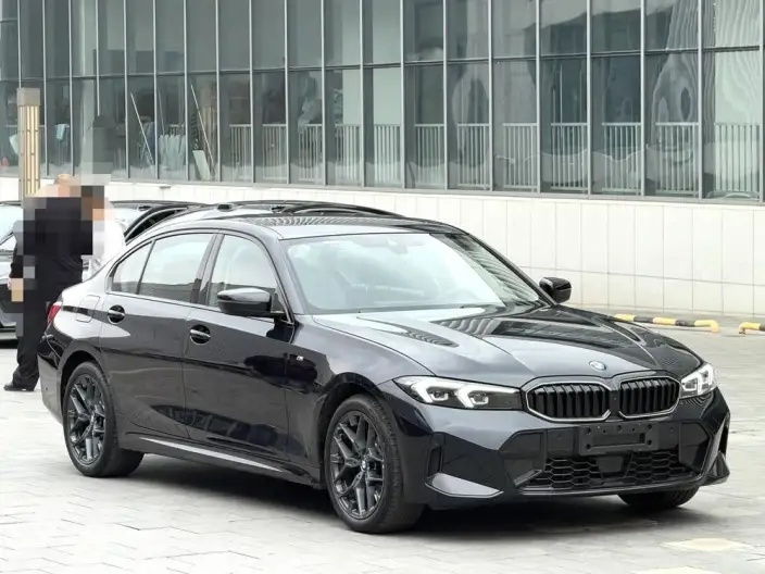 BMW 3 Series 2025 Model 330Li M Sports Night Set – фото 3