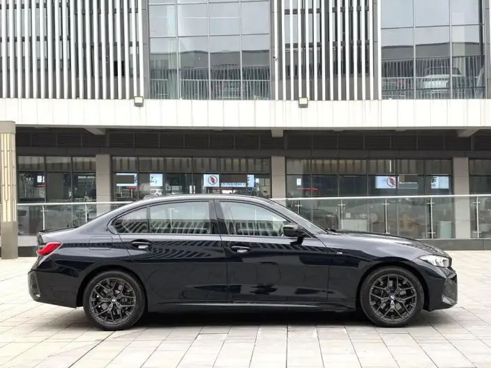 BMW 3 Series 2025 Model 330Li M Sports Night Set – фото 5