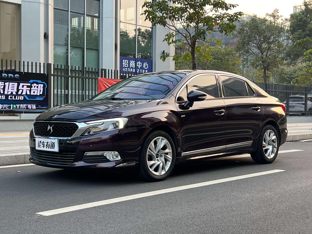 DS 5 LS 2015 модификация 1.6T Comfort Edition THP160