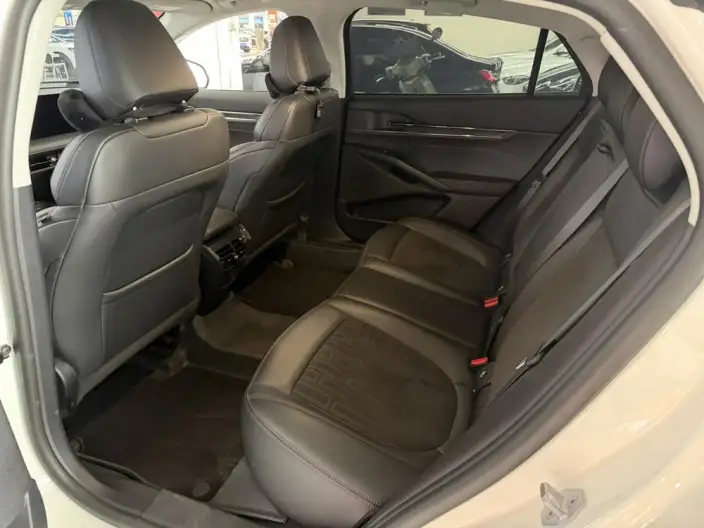 Ford Mondeo 2023 Model EcoBoost 180 Luxury Model – фото 10