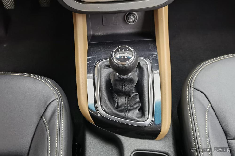 Jinbei F50 2017 модификация 1.6L Manual Comfort – фото 15