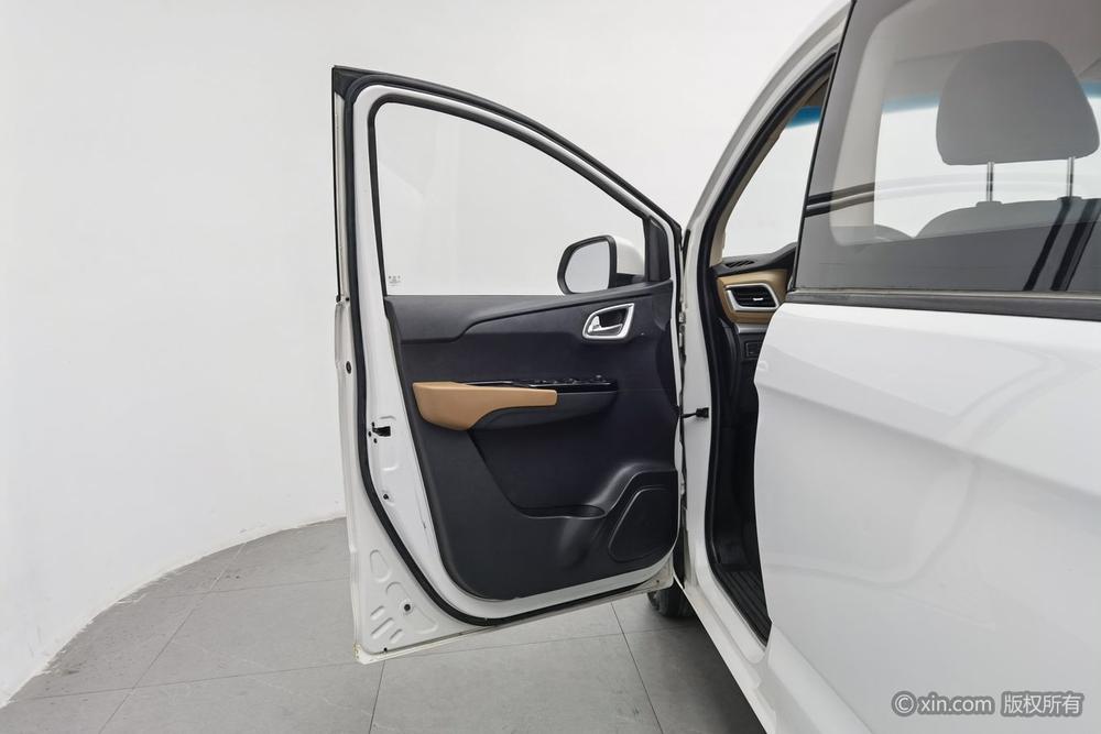 Jinbei F50 2017 модификация 1.6L Manual Comfort – фото 21