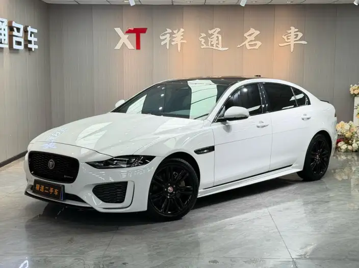 Jaguar XE L 2021 Model 2.0T 250PS Obsidian Black Sports Edition – фото 1