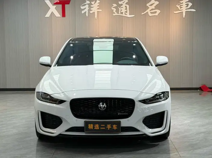 Jaguar XE L 2021 Model 2.0T 250PS Obsidian Black Sports Edition – фото 2