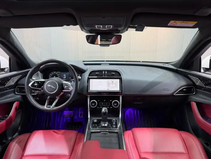 Jaguar XE L 2021 Model 2.0T 250PS Obsidian Black Sports Edition – фото 10