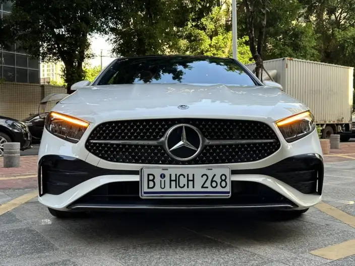 Mercedes-Benz A-class 2024 Model A 200 L Dynamic Edition – фото 2