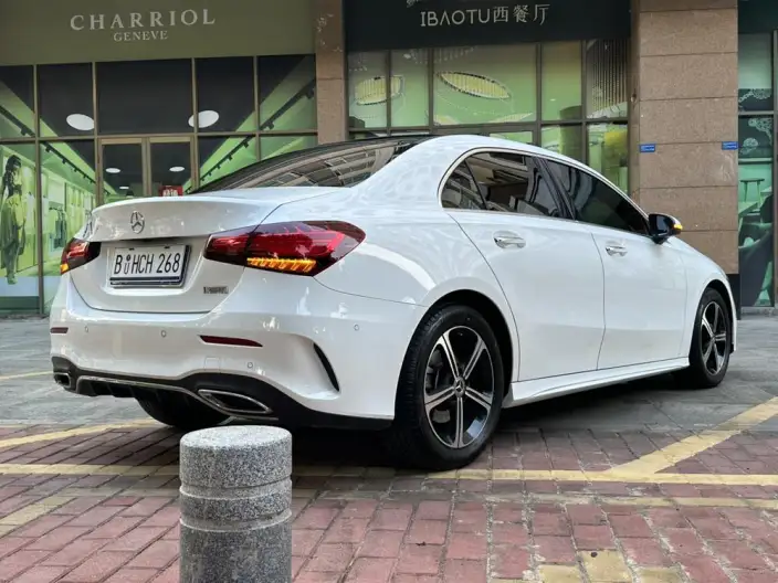 Mercedes-Benz A-class 2024 Model A 200 L Dynamic Edition – фото 7