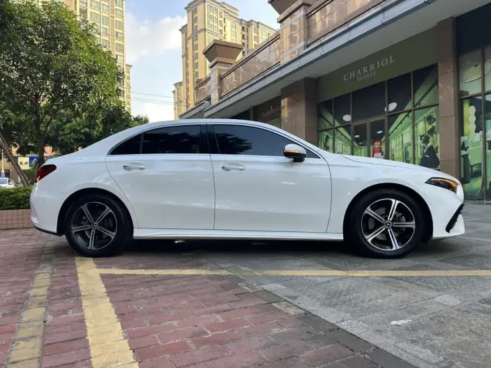 Mercedes-Benz A-class 2024 Model A 200 L Dynamic Edition – фото 8