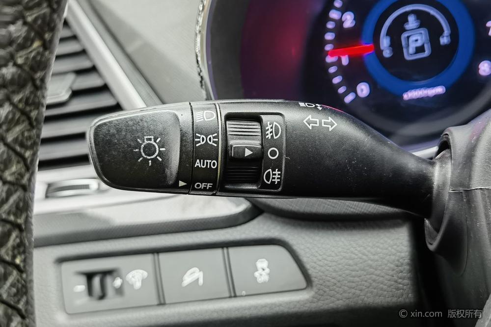 Hyundai Santa Fe 2015 модификация 2.0T автоматическое 2WD Intelligent 5 seat – фото 16