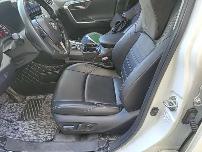Toyota Wildlander 2021 Model 2.0L 2WD Deluxe Edition – фото 10
