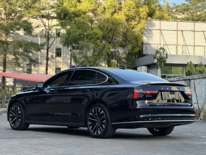 Volvo S90 PHEV 2026 Model T8 4WD Long Battery Life Pro Smart Elegance Deluxe Edition – фото 4