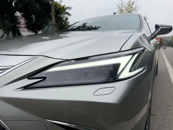 Lexus ES 2025 Model 300h Premium – фото 8