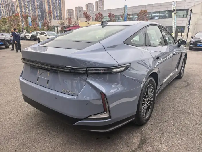 Lexus ES 2026 Model 300h – фото 4