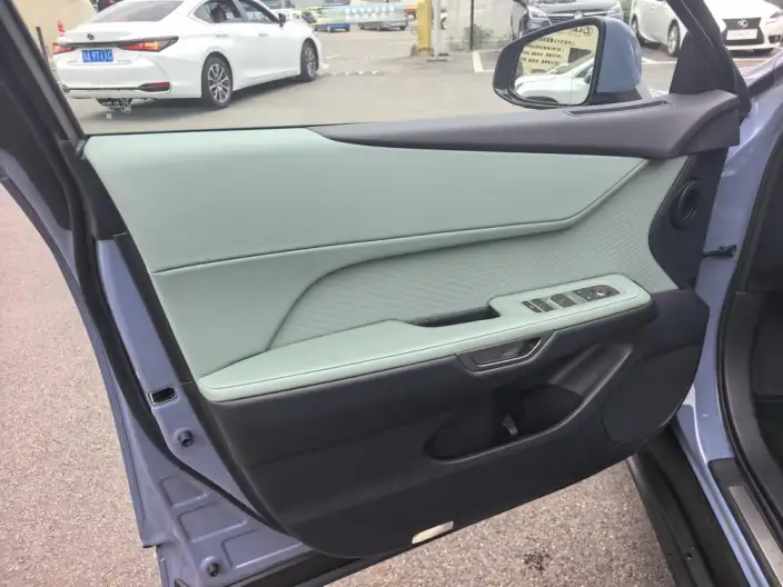 Lexus ES 2026 Model 300h – фото 5