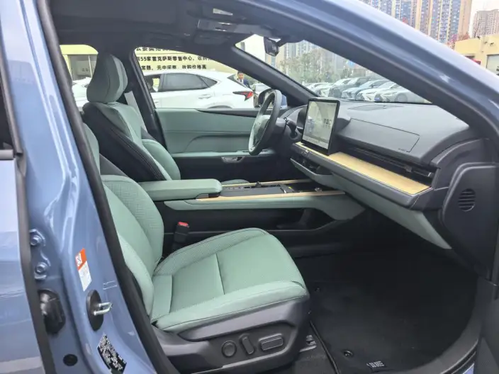 Lexus ES 2026 Model 300h – фото 8