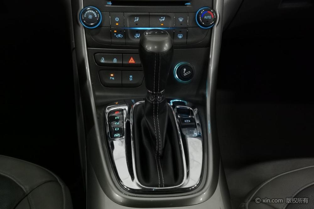 Chevrolet Malibu 2013 2.0L Automatic Luxury – фото 15
