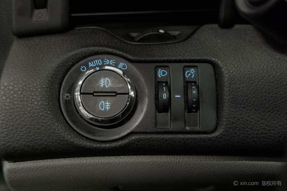 Chevrolet Malibu 2013 2.0L Automatic Luxury – фото 16