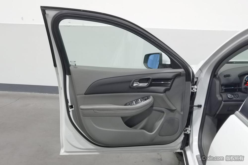 Chevrolet Malibu 2013 2.0L Automatic Luxury – фото 22