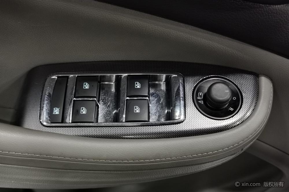 Chevrolet Malibu 2013 2.0L Automatic Luxury – фото 23