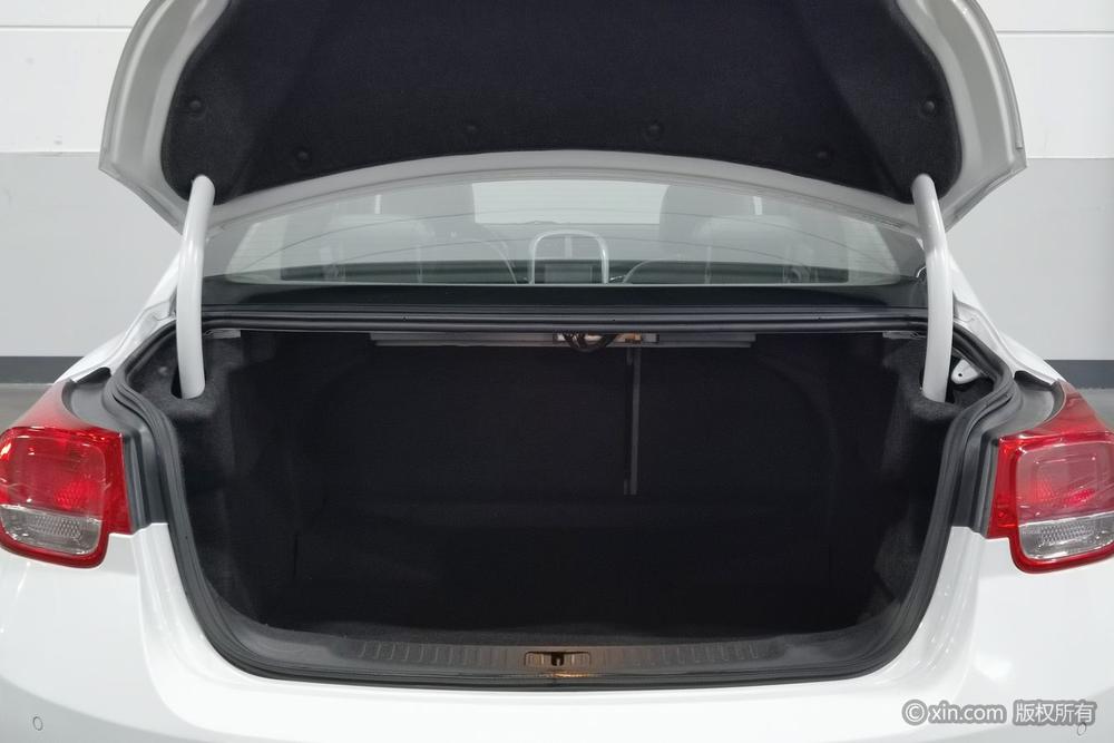 Chevrolet Malibu 2013 2.0L Automatic Luxury – фото 24