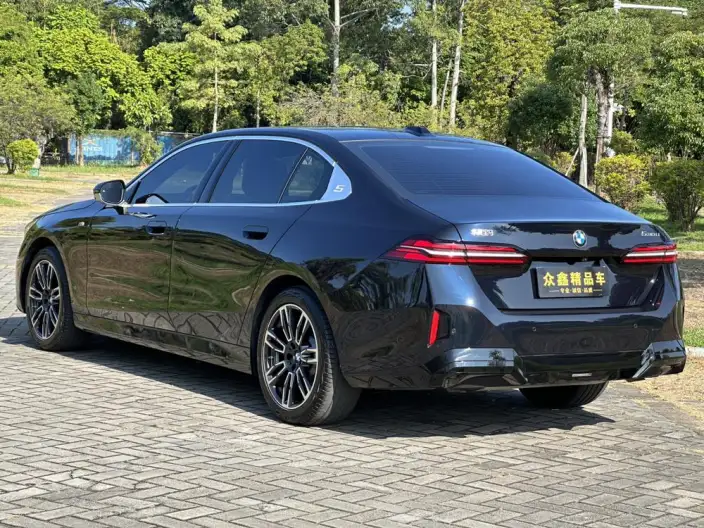 BMW 5 Series 2025 Model Facelift 530Li Leading Model M Sports Set – фото 5