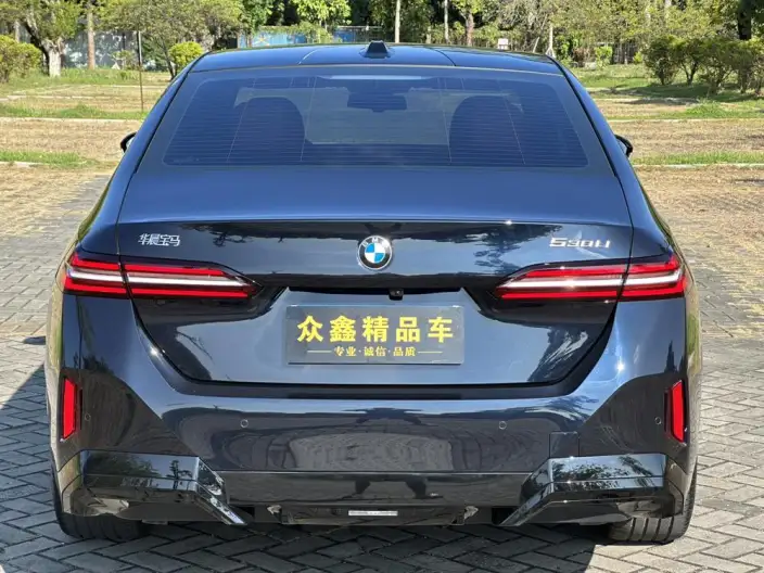 BMW 5 Series 2025 Model Facelift 530Li Leading Model M Sports Set – фото 6