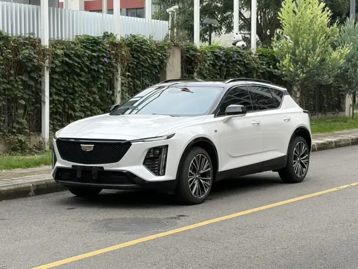 Cadillac GT4 2023 Model 25T Noble Model – фото 1
