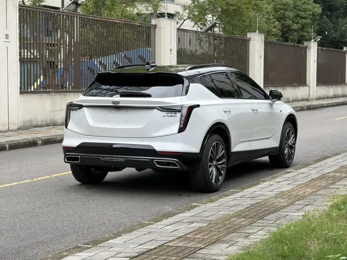 Cadillac GT4 2023 Model 25T Noble Model – фото 7