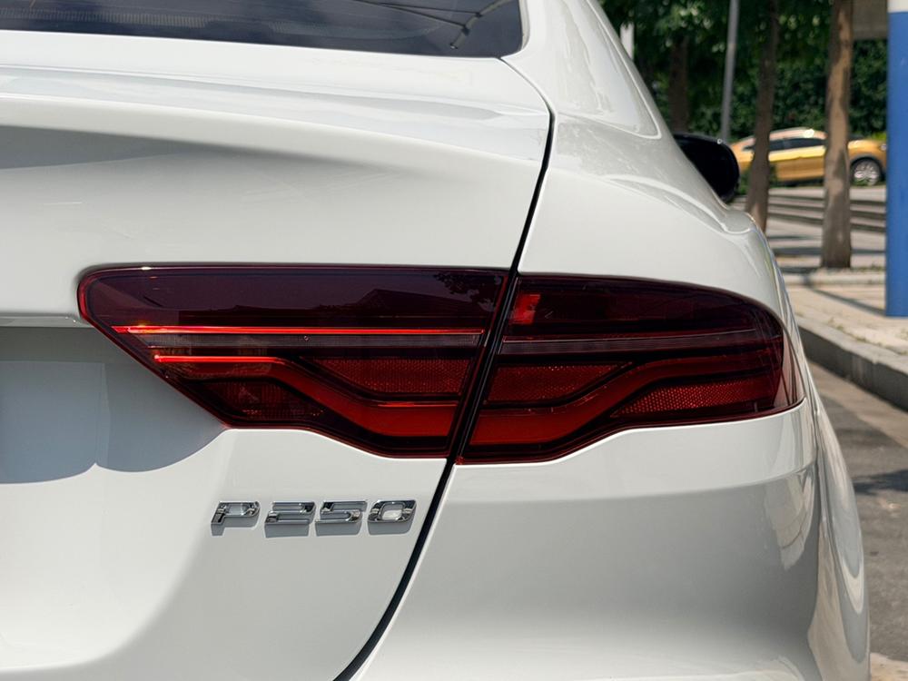 Jaguar XEL 2022 2.0T 250PS R-DYNAMIC S Advance Sport – фото 10