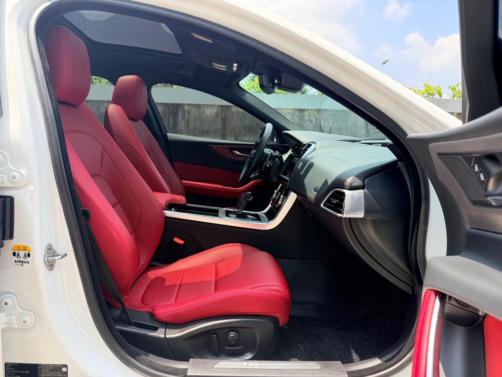 Jaguar XEL 2022 2.0T 250PS R-DYNAMIC S Advance Sport – фото 31