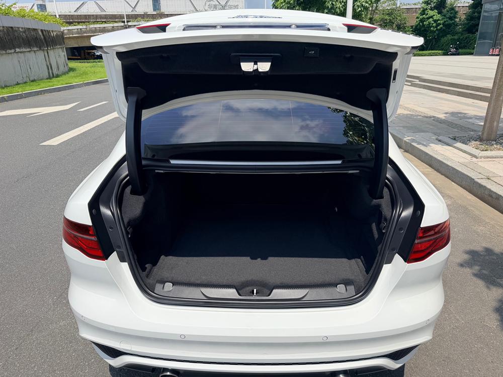 Jaguar XEL 2022 2.0T 250PS R-DYNAMIC S Advance Sport – фото 38