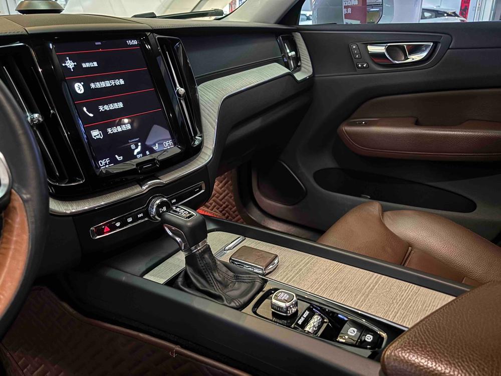 Volvo XC60 Модель 2020 года T5 4WD Smart Range Deluxe Edition – фото 9