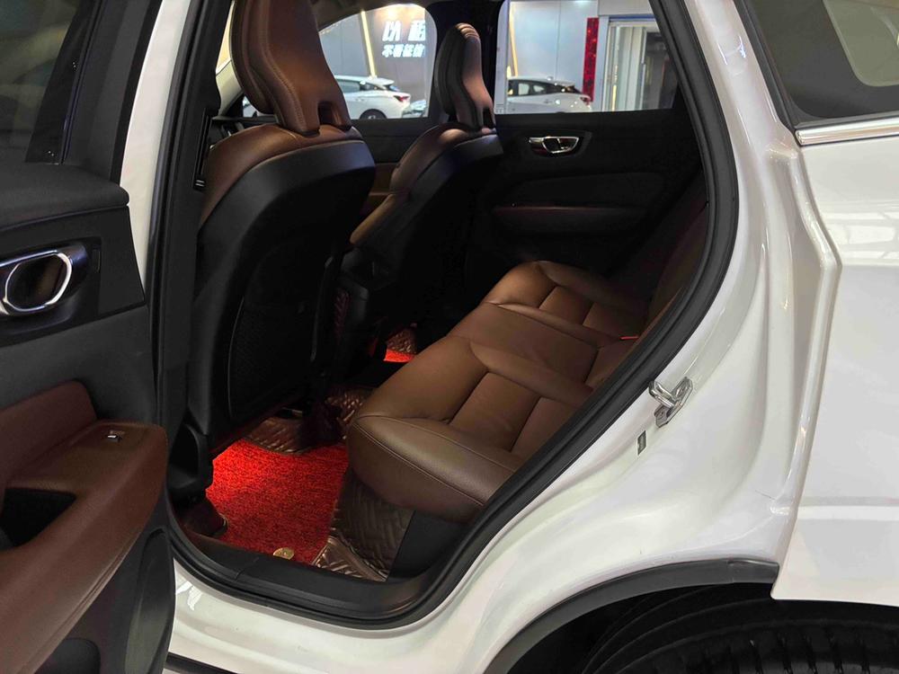 Volvo XC60 Модель 2020 года T5 4WD Smart Range Deluxe Edition – фото 11