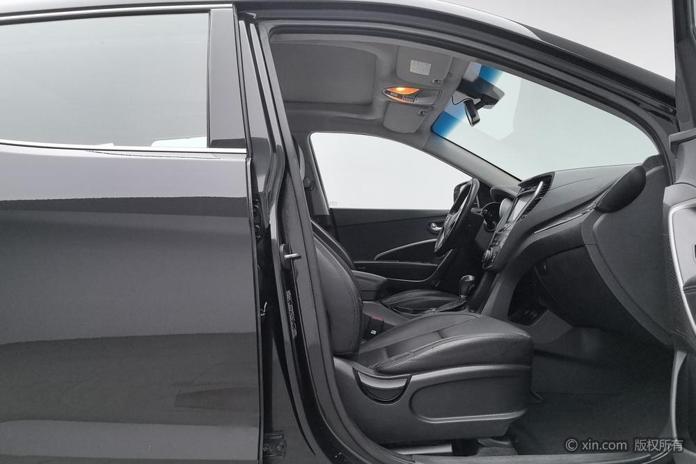 Hyundai Santa Fe 2015 модификация 2.4L автоматическое 2WD Intelligent 5 seat – фото 17