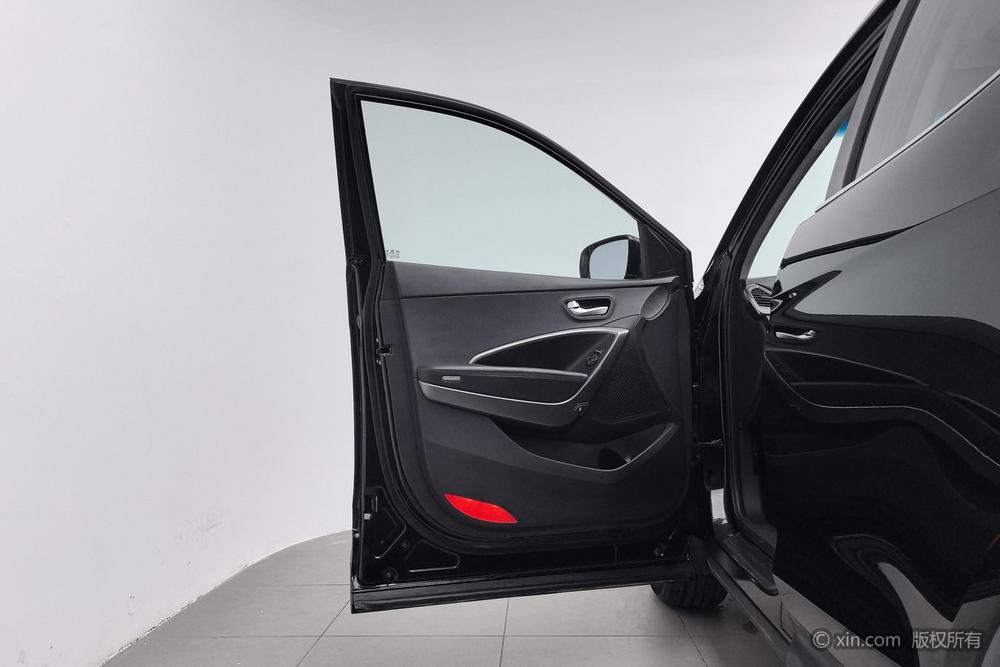 Hyundai Santa Fe 2015 модификация 2.4L автоматическое 2WD Intelligent 5 seat – фото 21