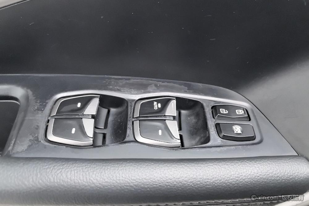 Hyundai Santa Fe 2015 модификация 2.4L автоматическое 2WD Intelligent 5 seat – фото 22