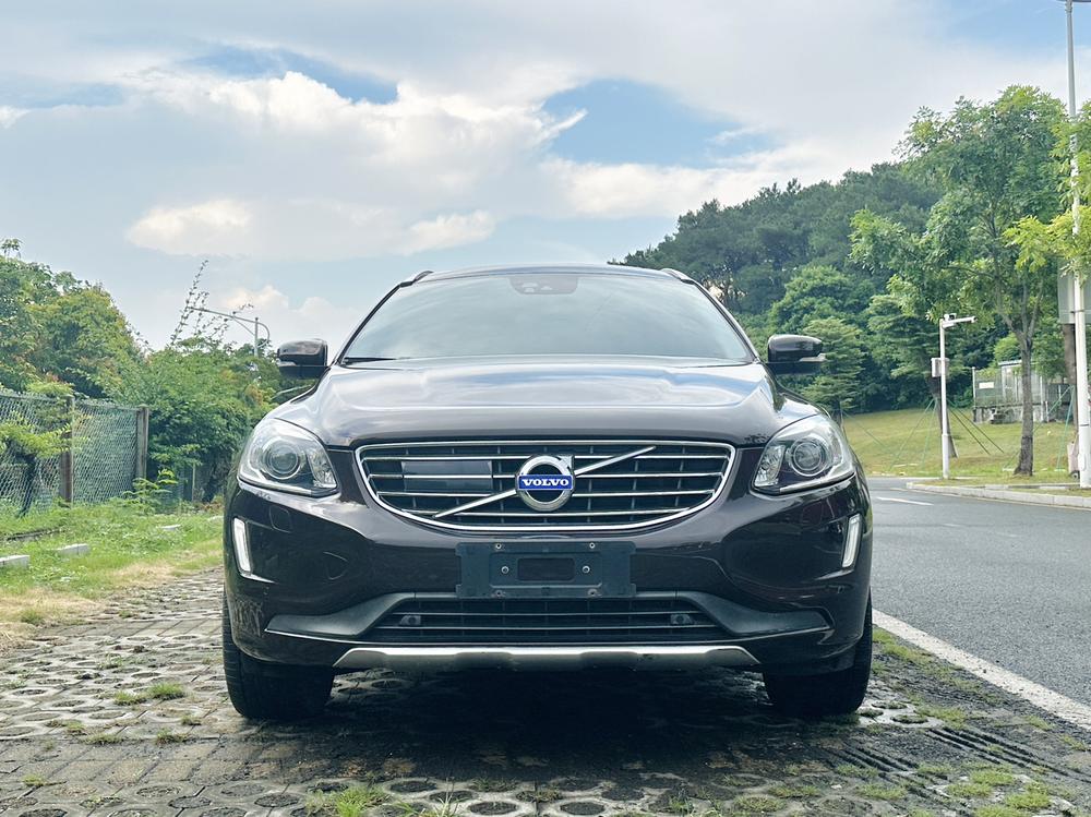 Volvo XC60 2017 модификация T5 AWD Smart Range L Class Edition – фото 2