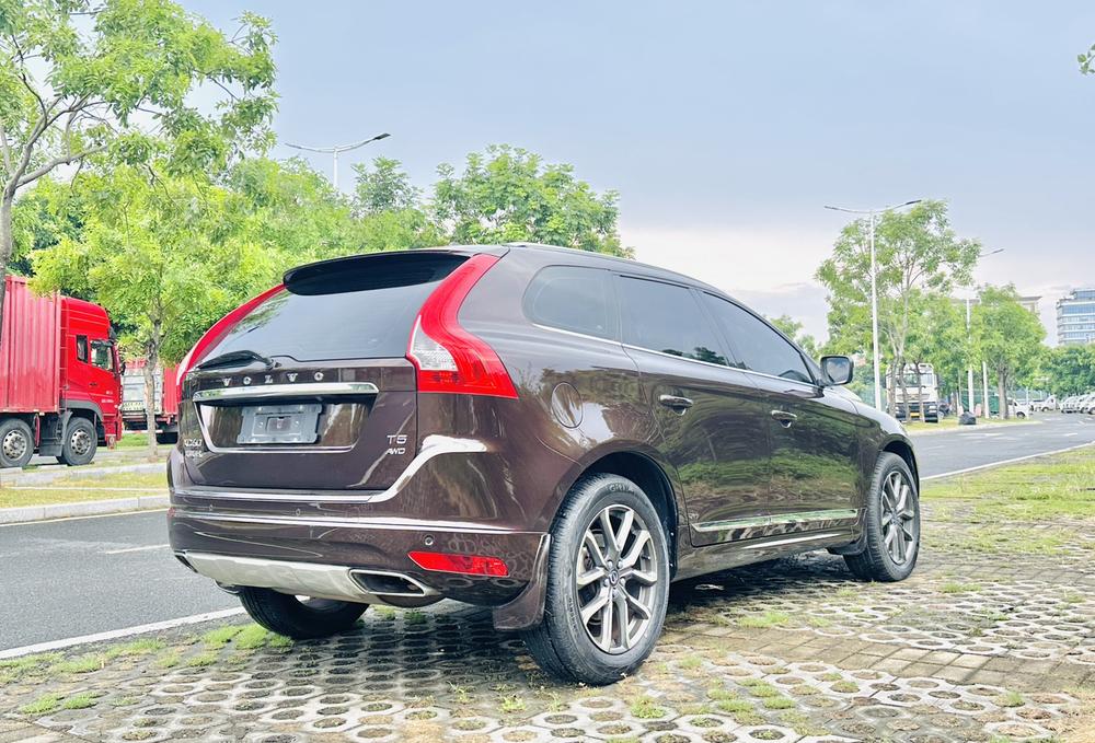 Volvo XC60 2017 модификация T5 AWD Smart Range L Class Edition – фото 7