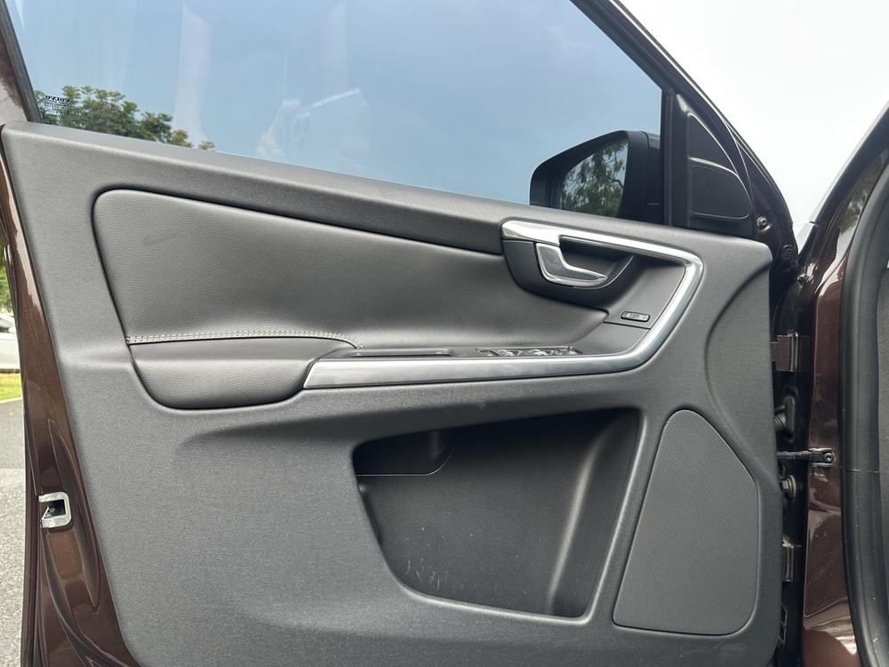 Volvo XC60 2017 модификация T5 AWD Smart Range L Class Edition – фото 8