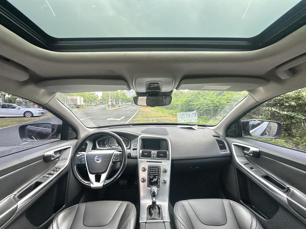 Volvo XC60 2017 модификация T5 AWD Smart Range L Class Edition – фото 14