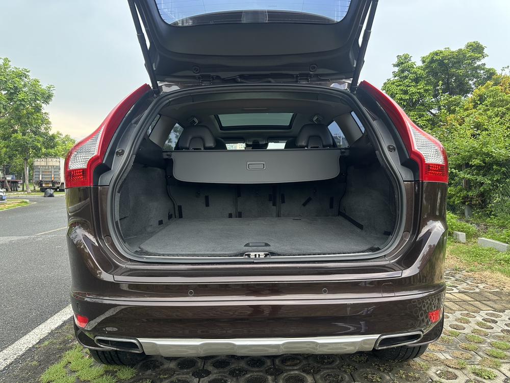Volvo XC60 2017 модификация T5 AWD Smart Range L Class Edition – фото 17