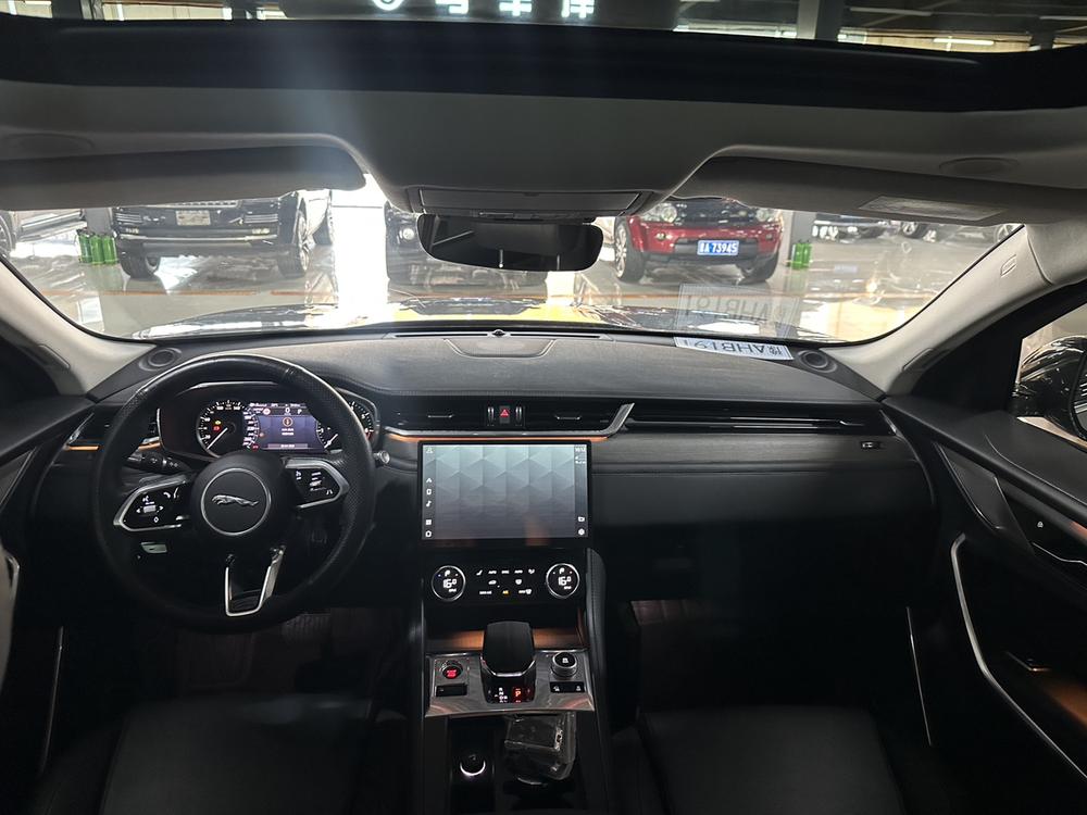 Jaguar F-PACE 2021 250PS – фото 7