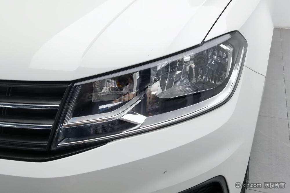 Volkswagen Santana 2016 1.4L Manual Fashion – фото 7