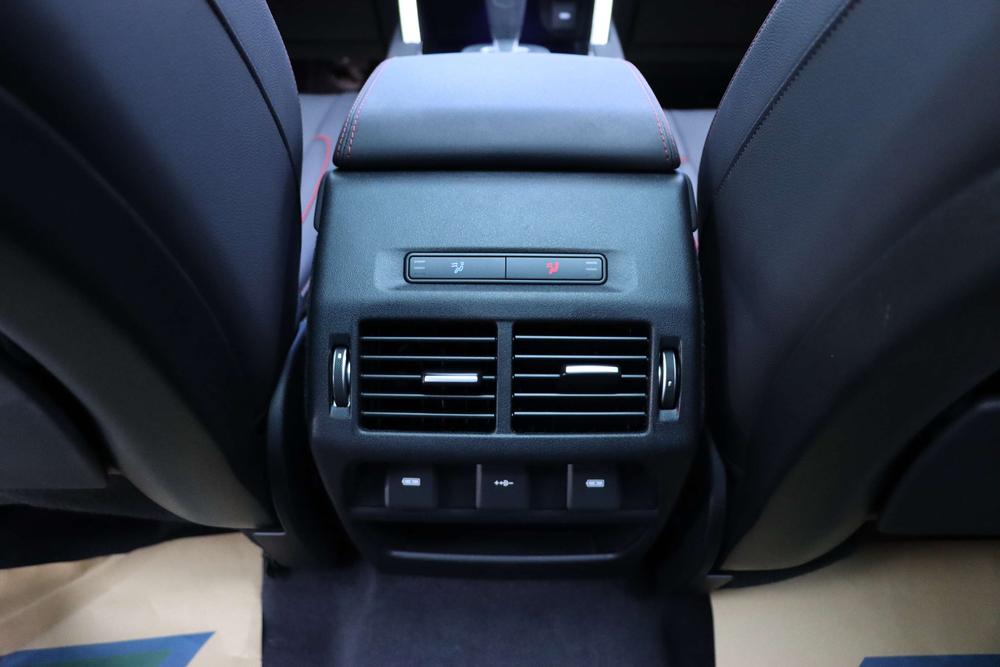 Land Rover Discovery Sport 2023 249PS R-Dynamic SE Performance Technology Edition 5 seat – фото 10