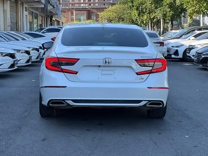 Honda Accord 2022 Model 260TURBO Deluxe Edition – фото 5