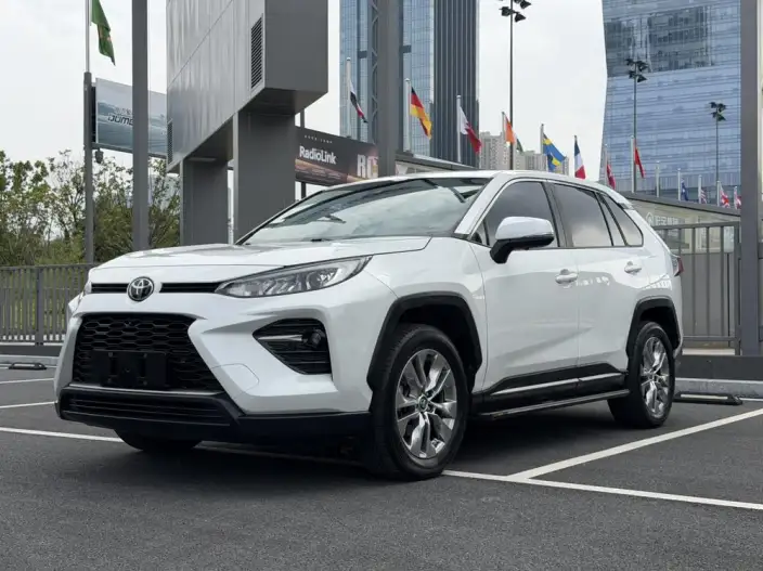 Toyota Wildlander 2022 Model 2.0L 2WD Deluxe Edition – фото 1